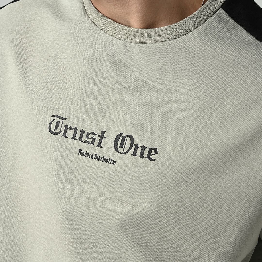 Trust One طقم