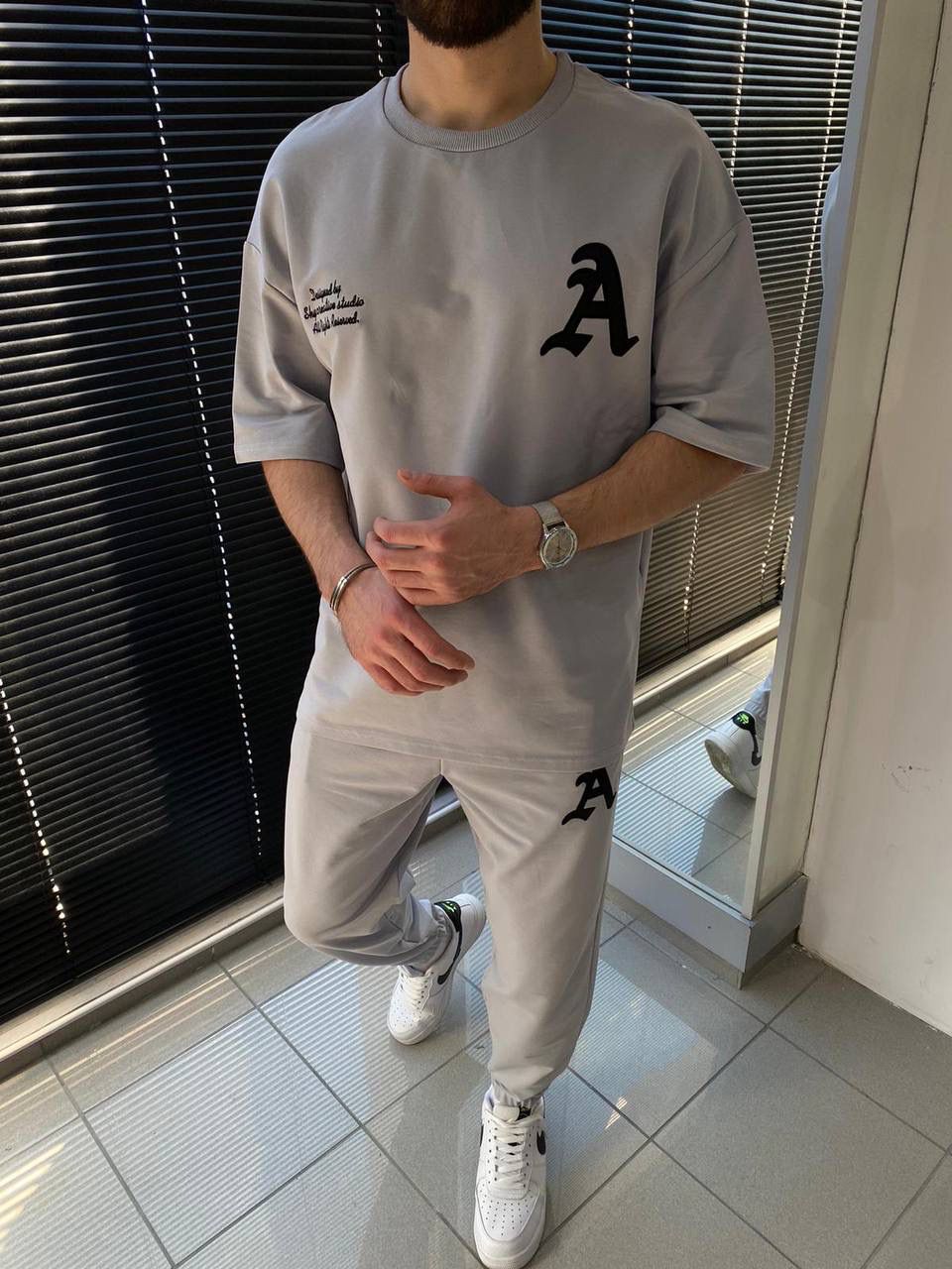 A طقم رجالي